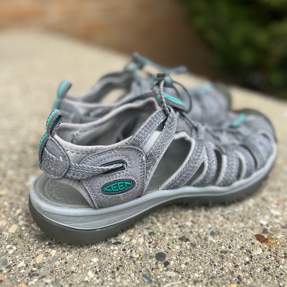 Keen Whisper sandal. Gray. Size 9. - Picture 3 of 4